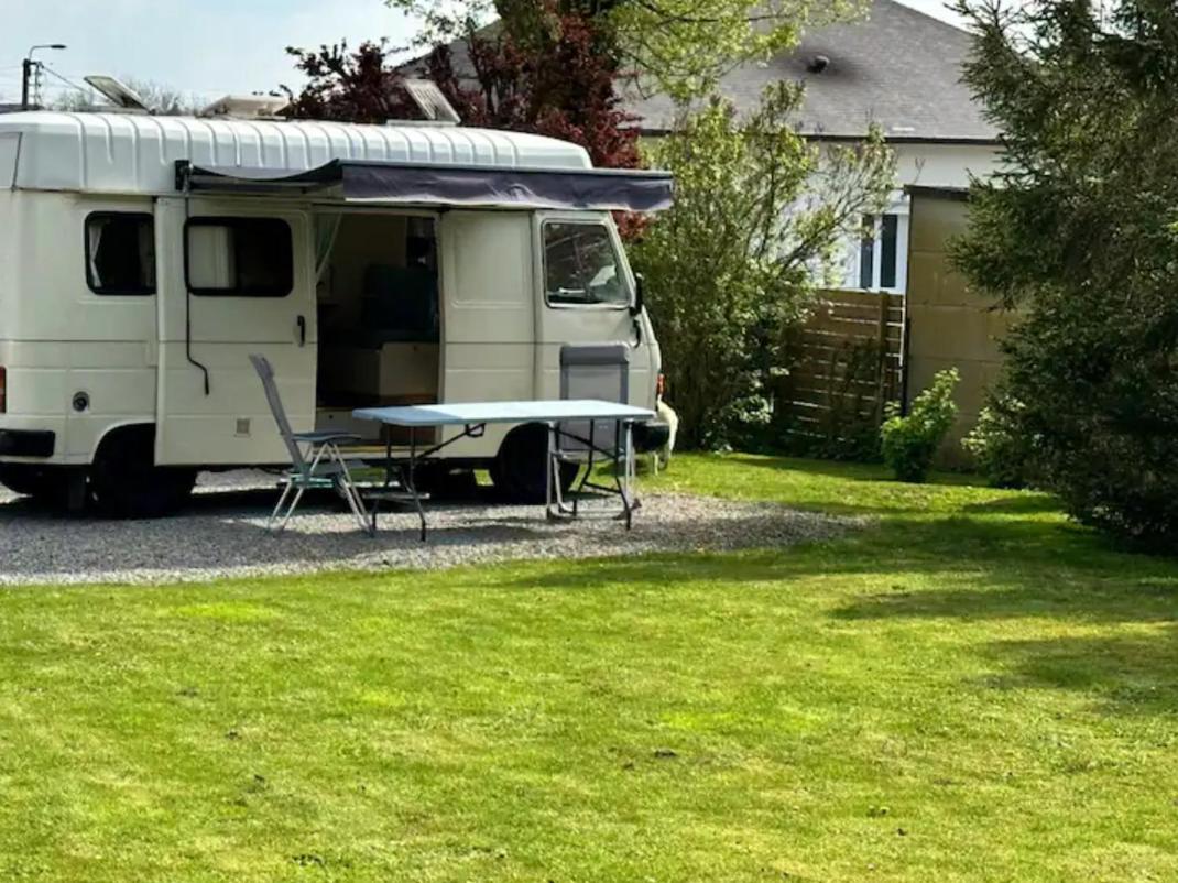 Campsite Car J9 *